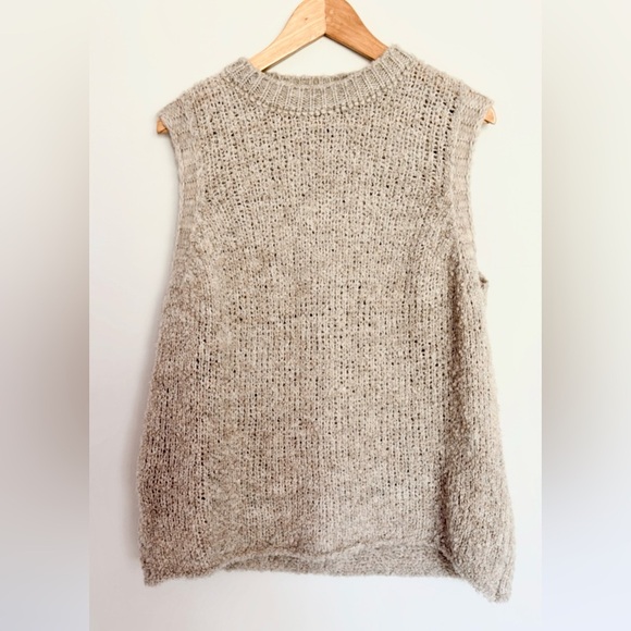 Cream Crew Neck Sweater Vest with Classic Knit Texture - Picture 1 of 5